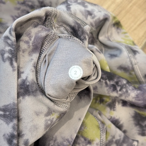 Lululemon Align High-Rise Pant 28"
Radial Tie Dye Mauve Grey Multi
Size 2 - Picture 8 of 8